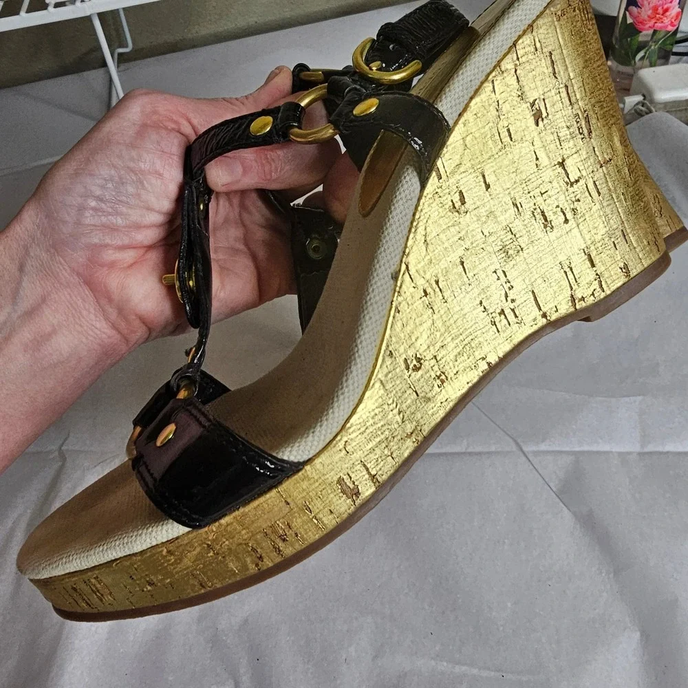 Coach Mercy Black Patent Leather Gold Metallic Cork Wedge Sandals Womens 8.5